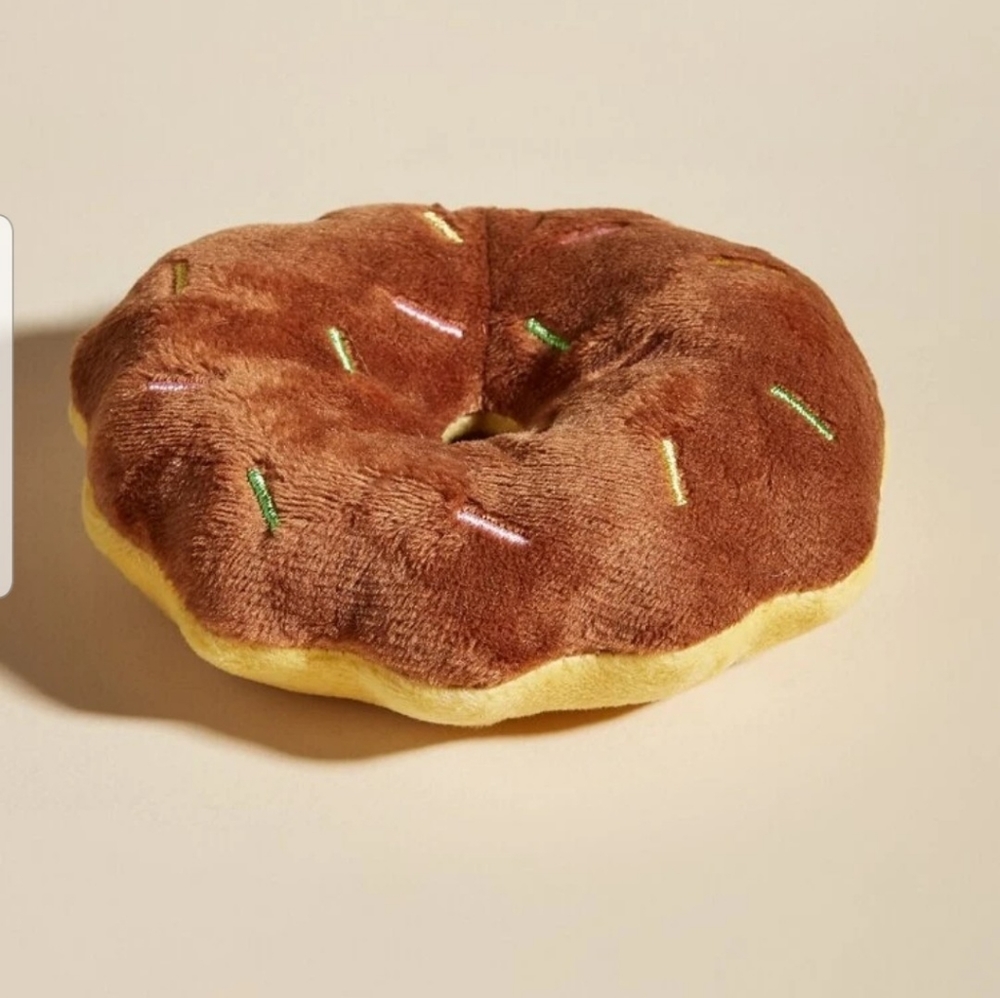 Dog or cat plush squeaky donut